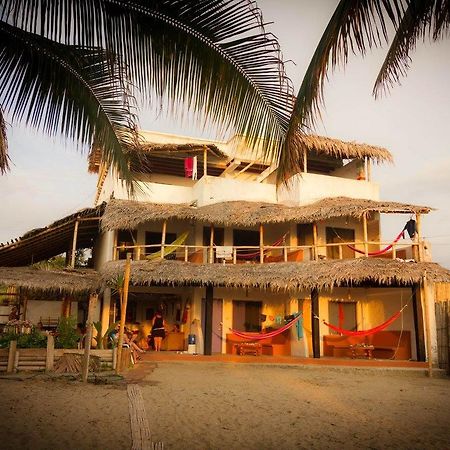 Beach Front Bungalows At The Coconut Canoa Luaran gambar