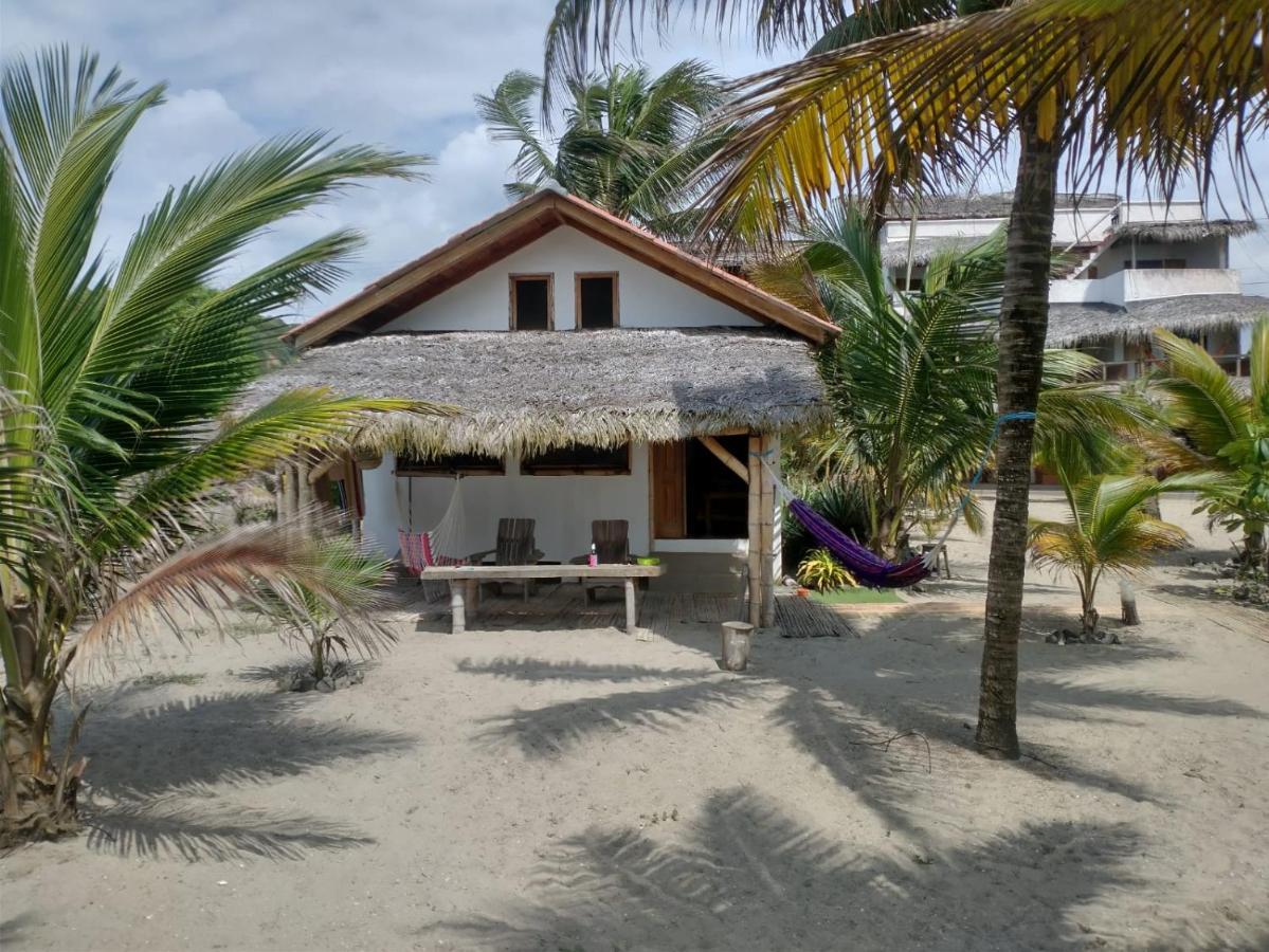 Beach Front Bungalows At The Coconut Canoa Luaran gambar